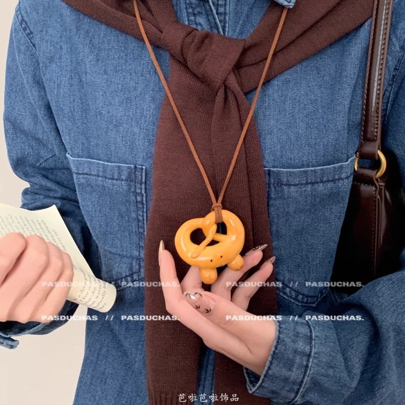 Wholesale Cute  Alkaline Knot Bread Pendant Necklace