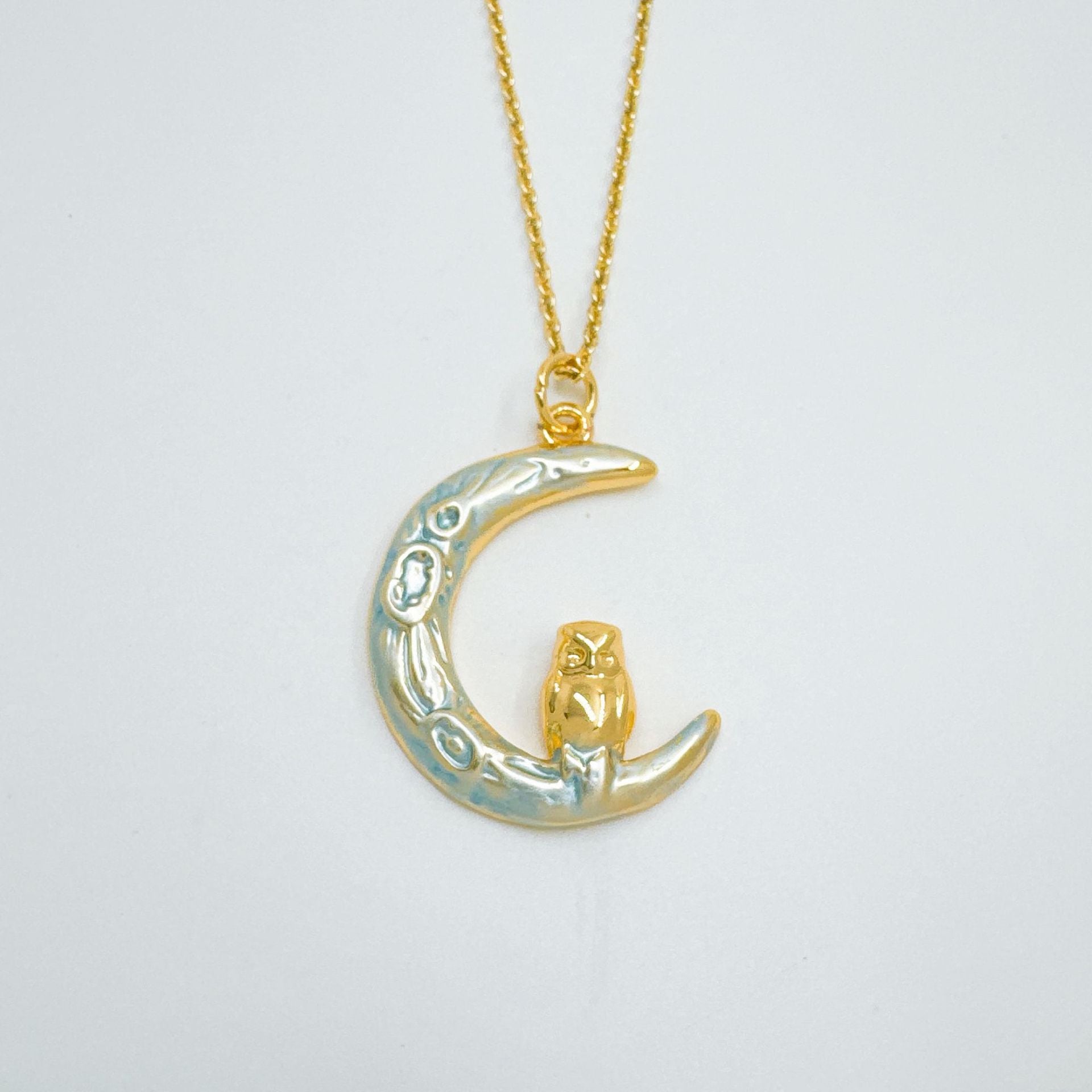 Wholesale Gold Plated Copper Crescent Moon Pendant Necklace Fashion Accessory Gift