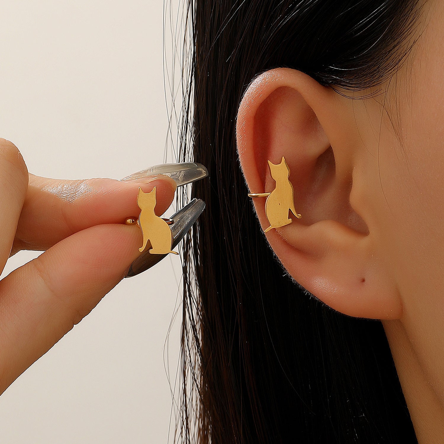 Wholesale Alloy Gold Tone Cat Ear Cuff Ear Clip For Women Unpierced Ear Jewelry Accessory Gift