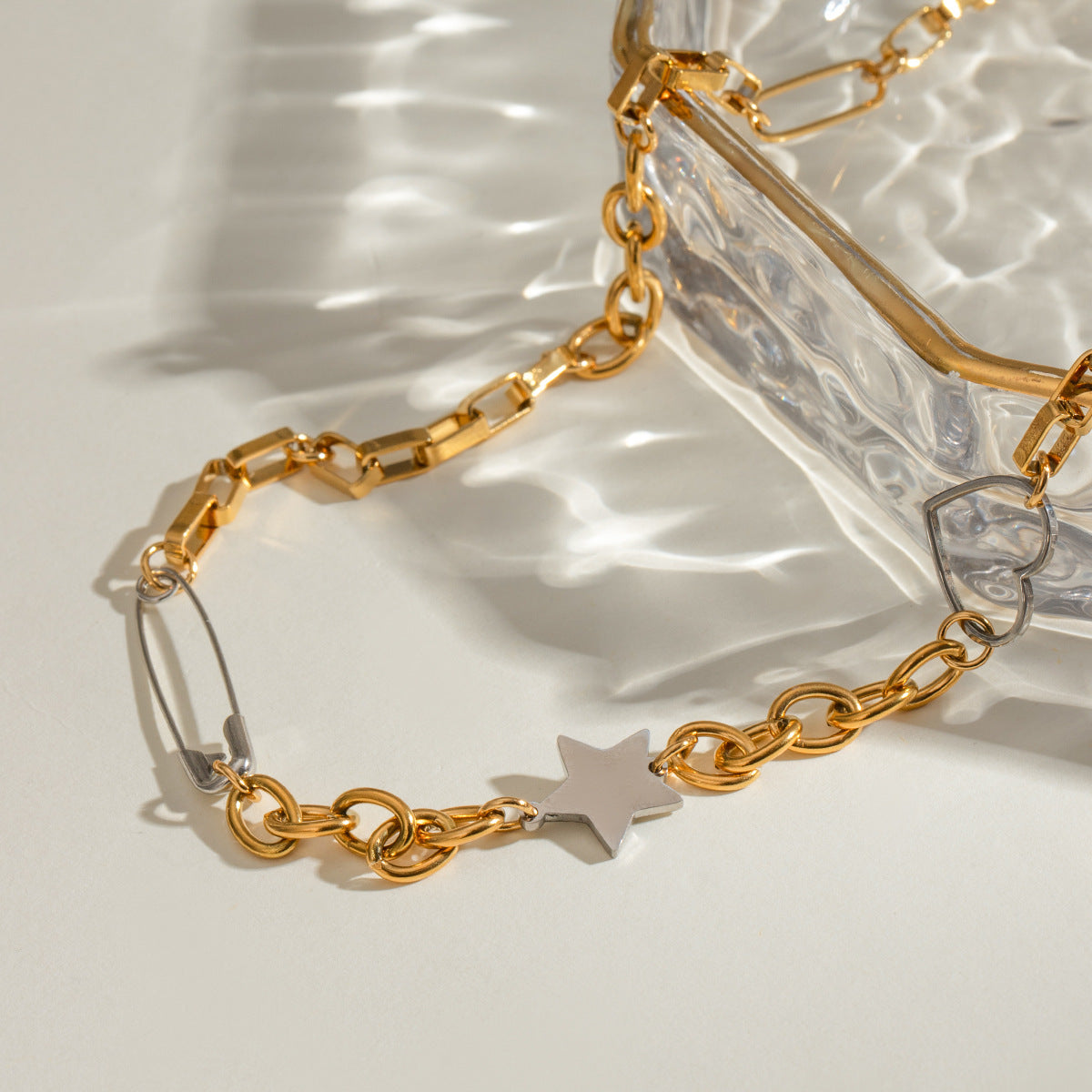 Wholesale  five-pointed star classic 18k gold and silver color matching five-pointed star necklace