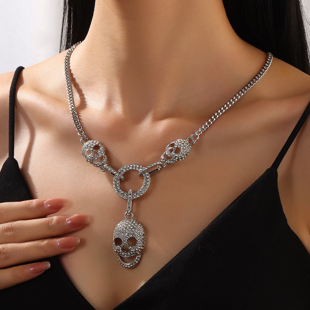 Wholesale Rhinestone Skull Necklace for Women,  Silver Alloy,  Multi-Layer Water Wave Chain,  Fashion Jewelry Accessory for Boutique Resale
