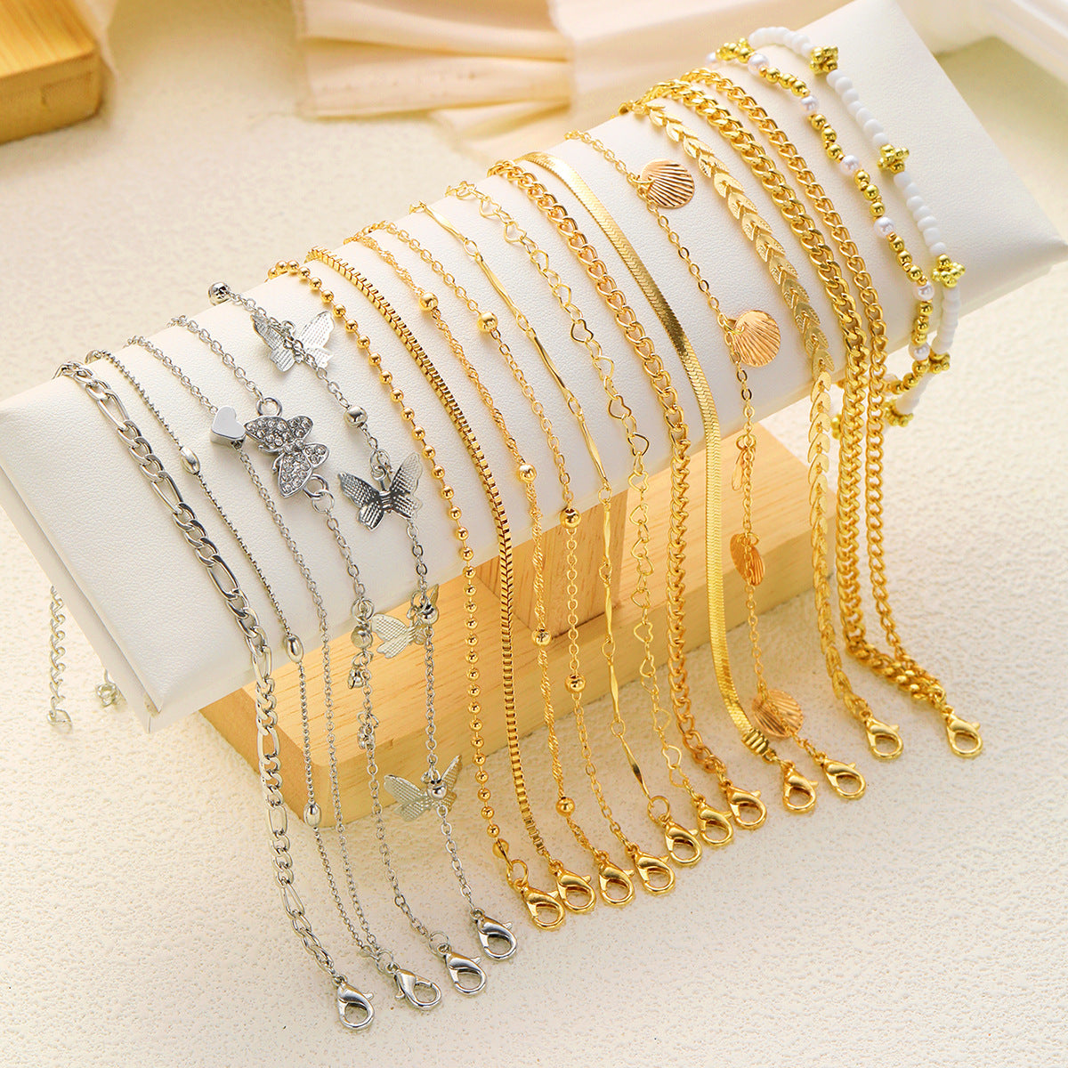 Wholesale  Light Luxury Fashion Butterfly Shell Rice Bead  Anklets Suit