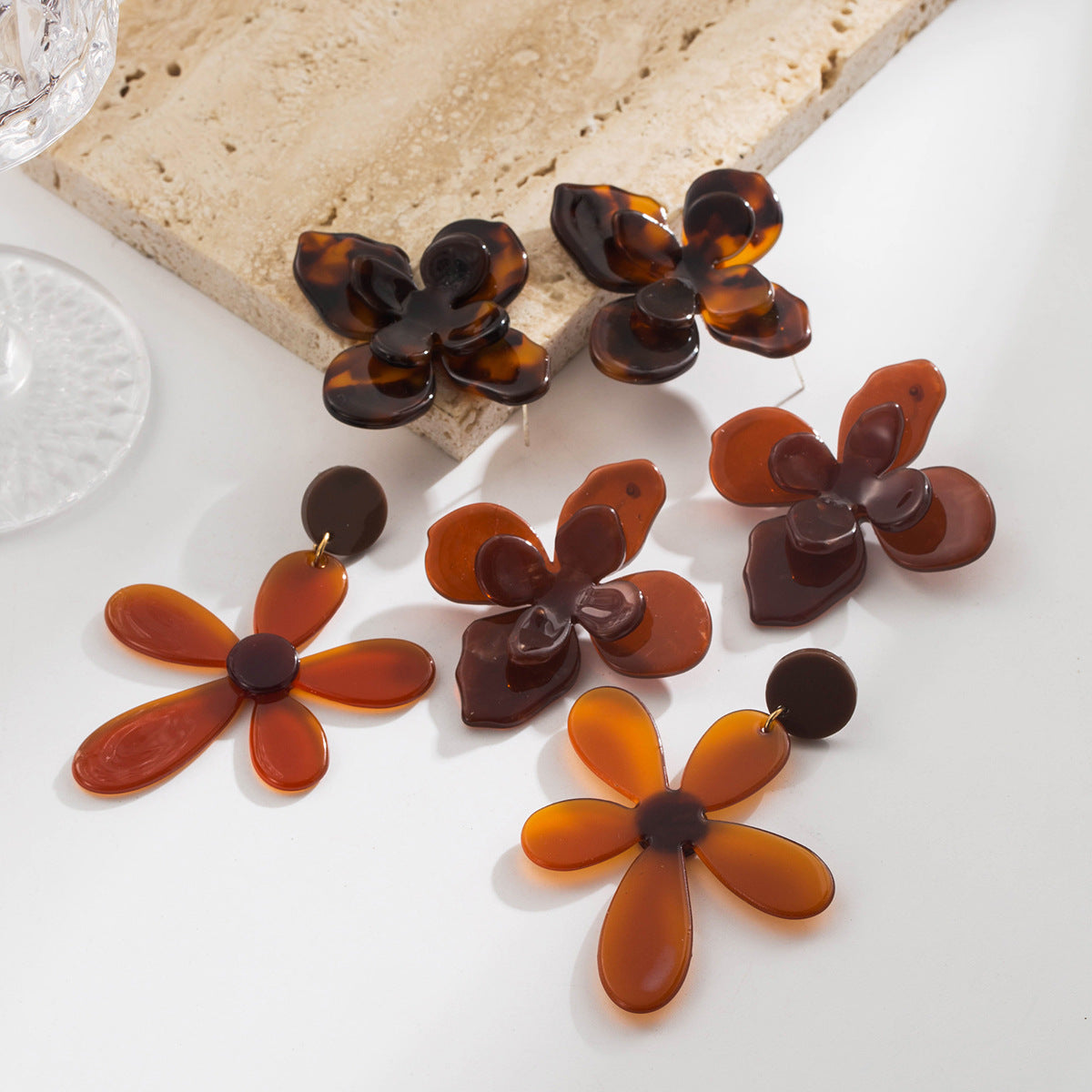 Orecchini eleganti floreali della collezione Merard all'ingrosso