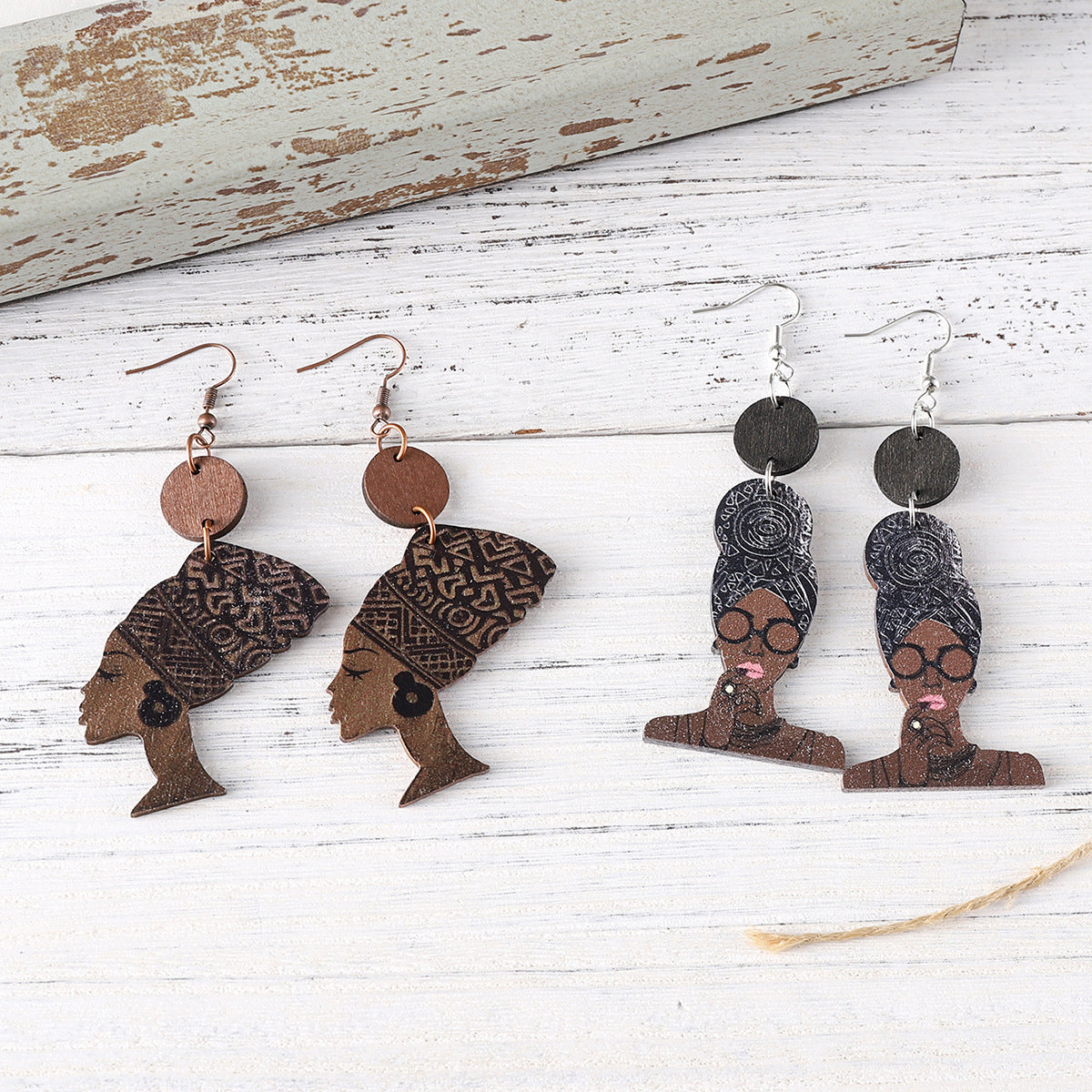 Wholesale Queen's head pendant earrings wooden double-sided earrings