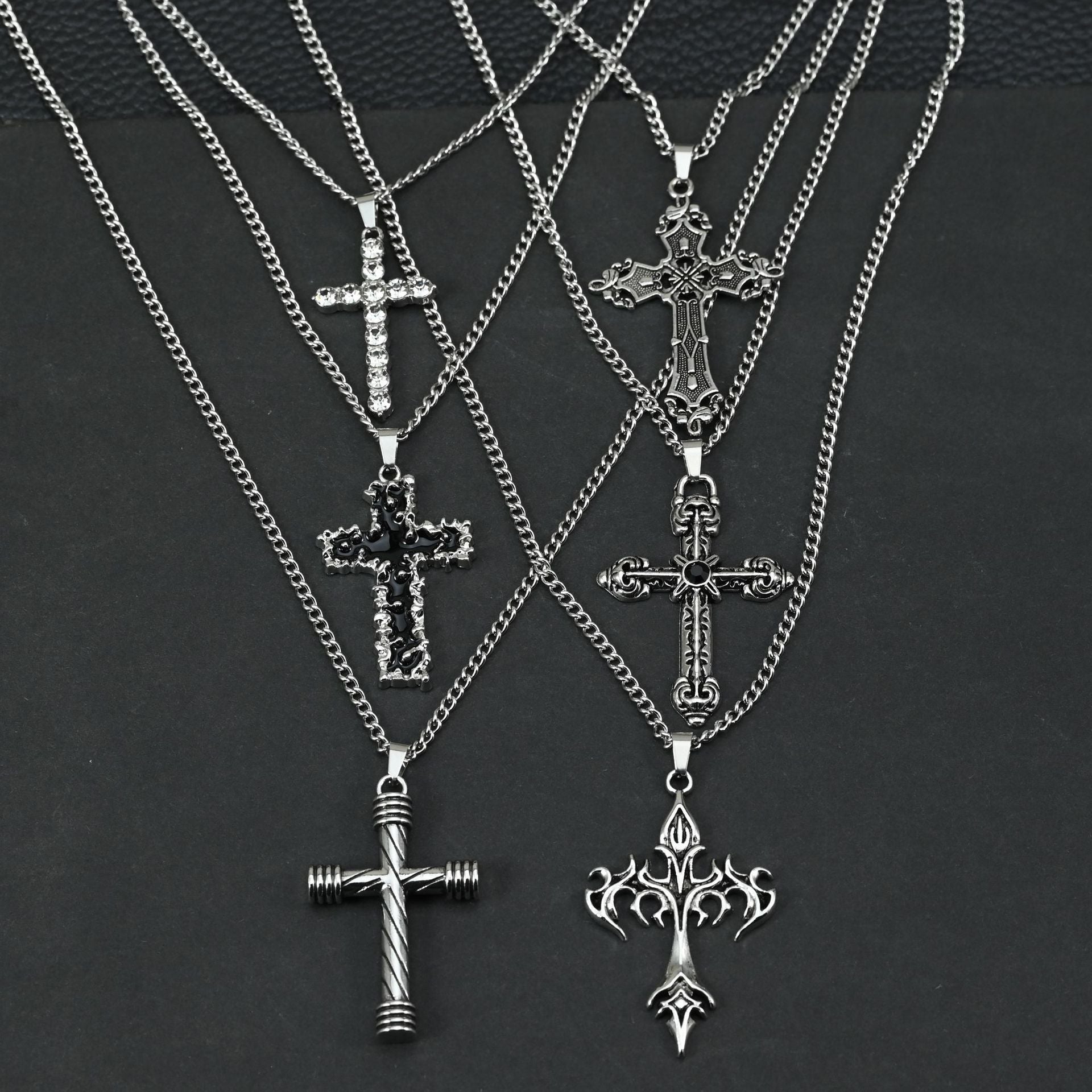 Wholesale Retro Hip Hop Cross Pendant Necklace Zinc Alloy Electroplated Long Chain Jewelry Accessory Gift