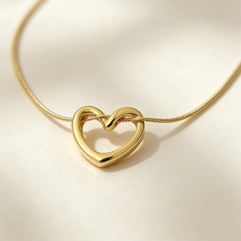 Wholesale Trendy Hollow Heart Pendant Necklace Titanium Steel Snake Chain Gold Plated Jewelry Accessory