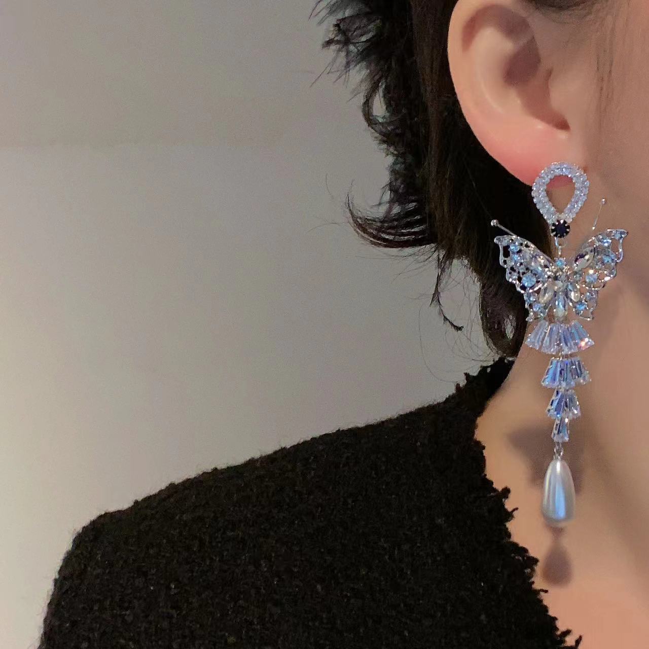 Wholesale Light Luxury Diamond-encrusted Butterfly Water Drops Tassel Earrings