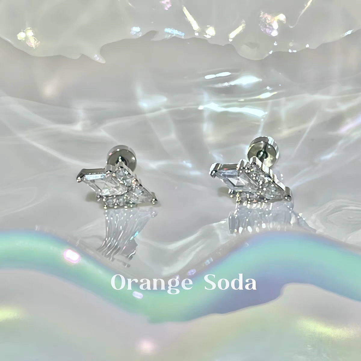 Wholesale Diamond-shaped super-shiny titanium steel ear bone stud earrings