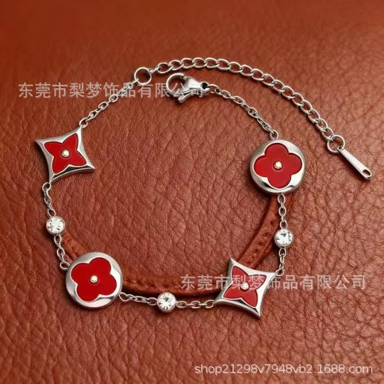 Wholesale Four-Leaf Clover Titanium Steel Bracelet,  18K Gold Plated Fashion Accessory,  Everyday Wear Gift for Women