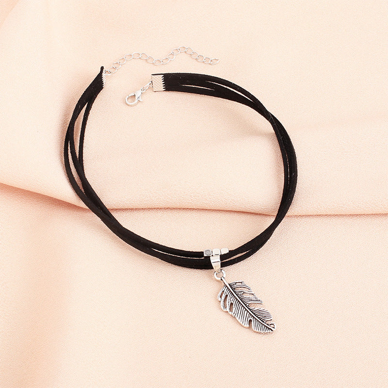 Wholesale Geometric Crescent Pendant Necklace Handmade Necklace ACC-NE-Yiran004