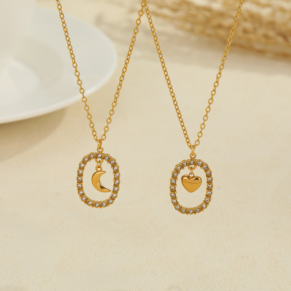 Wholesale Stainless Steel Moon Heart Clavicle Chain