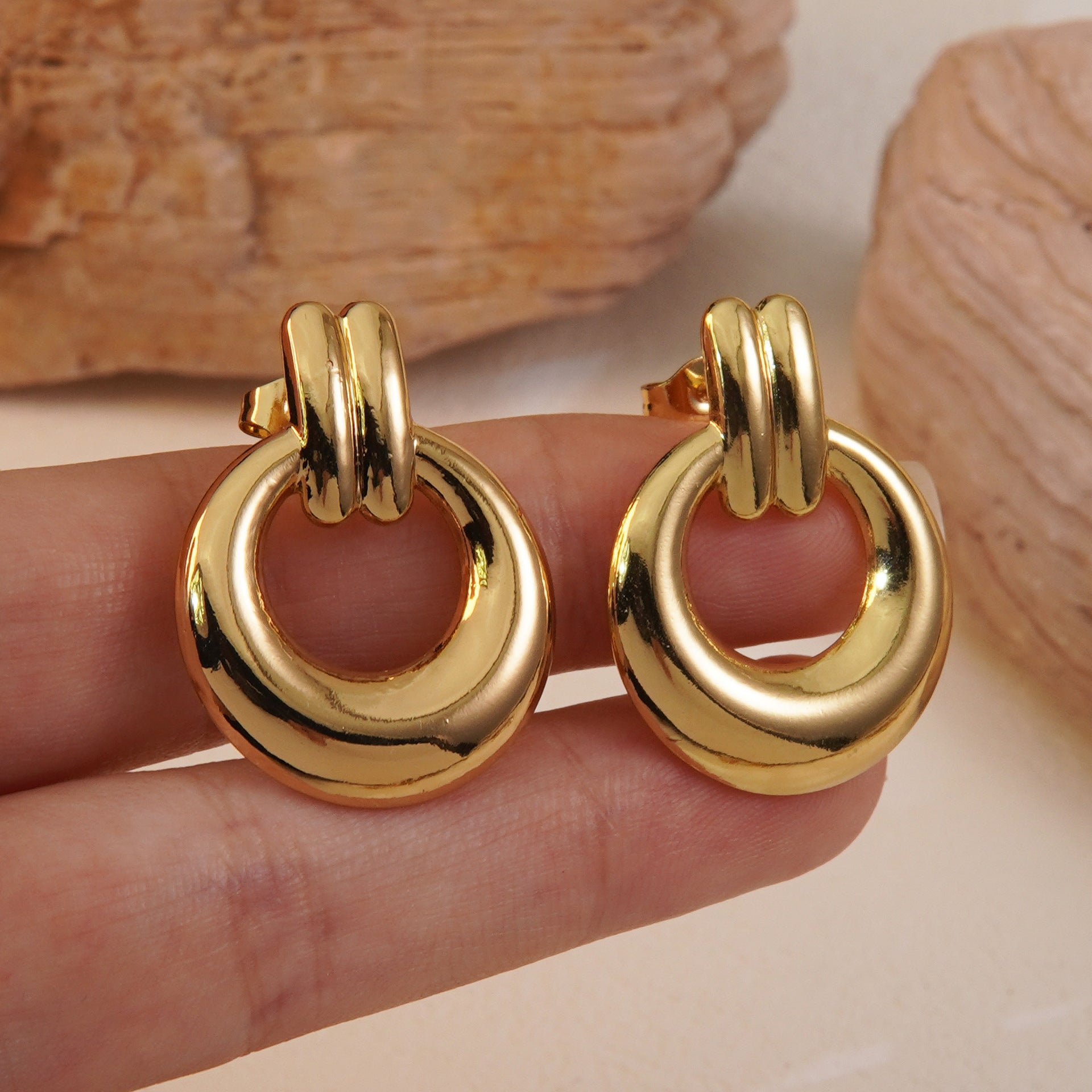 Wholesale  Stainless Steel Earrings Light Luxury Round Earrings