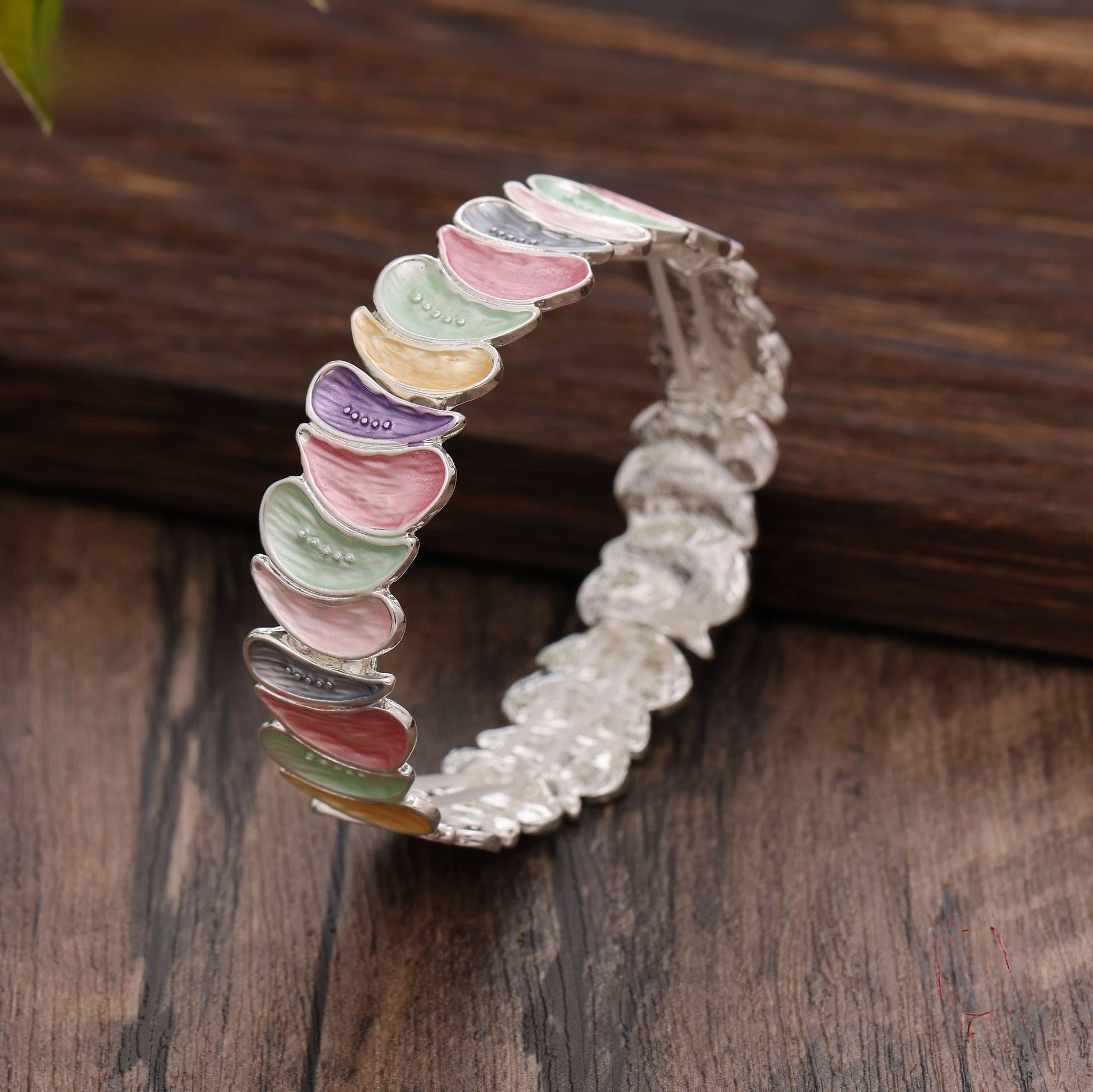 Wholesale  color Crescent petals alloy elastic bracelet