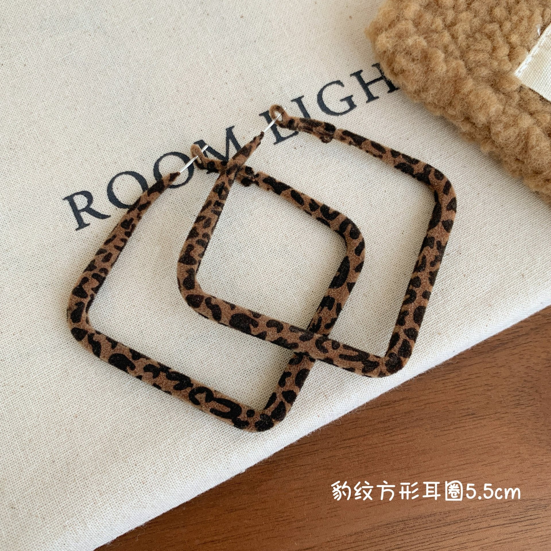 Wholesale Retro leopard print large hoop earrings  silver needle exaggerated earrings
