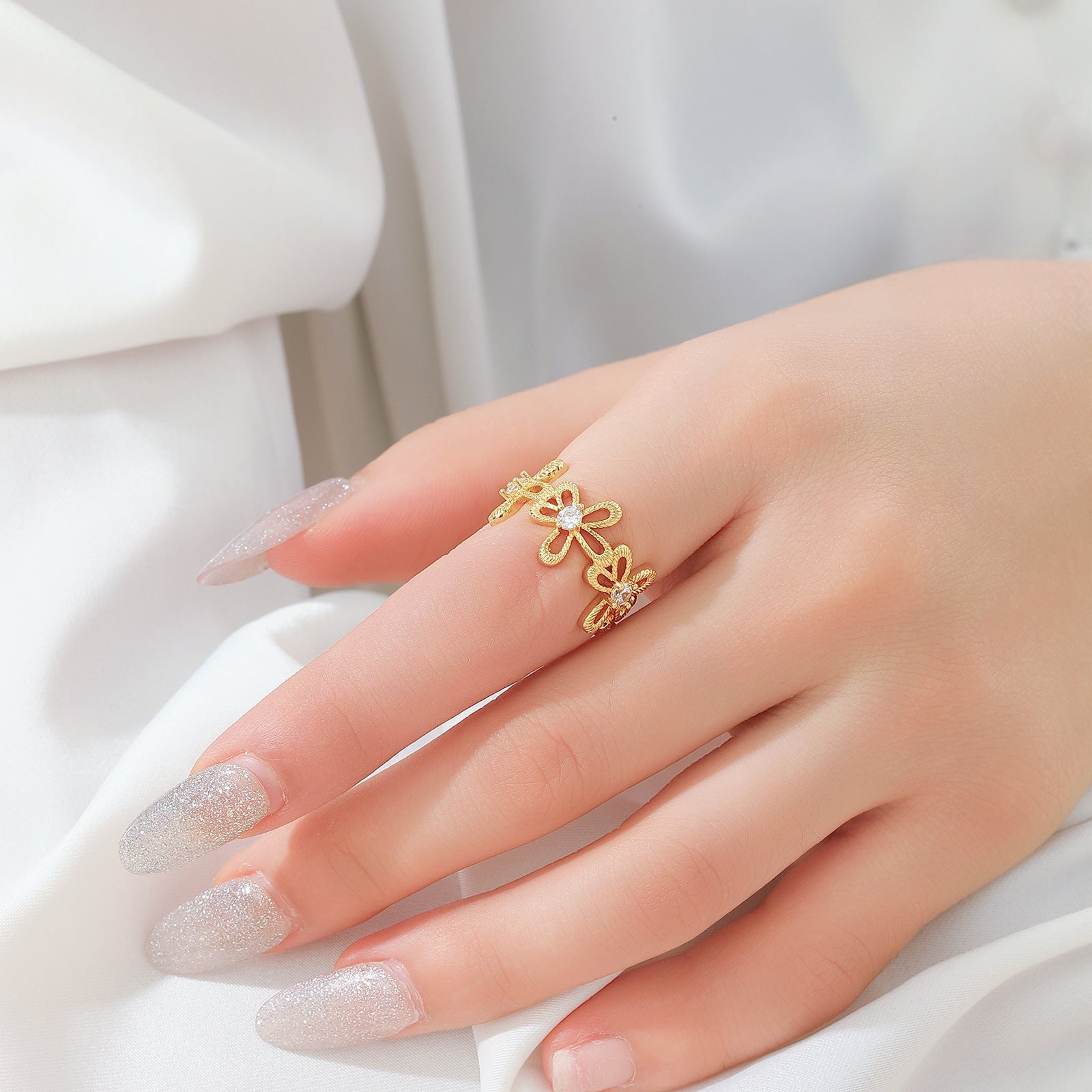 Wholesale Flower Ring For Women Gold Zircon Hollowed Design Jewelry Gift