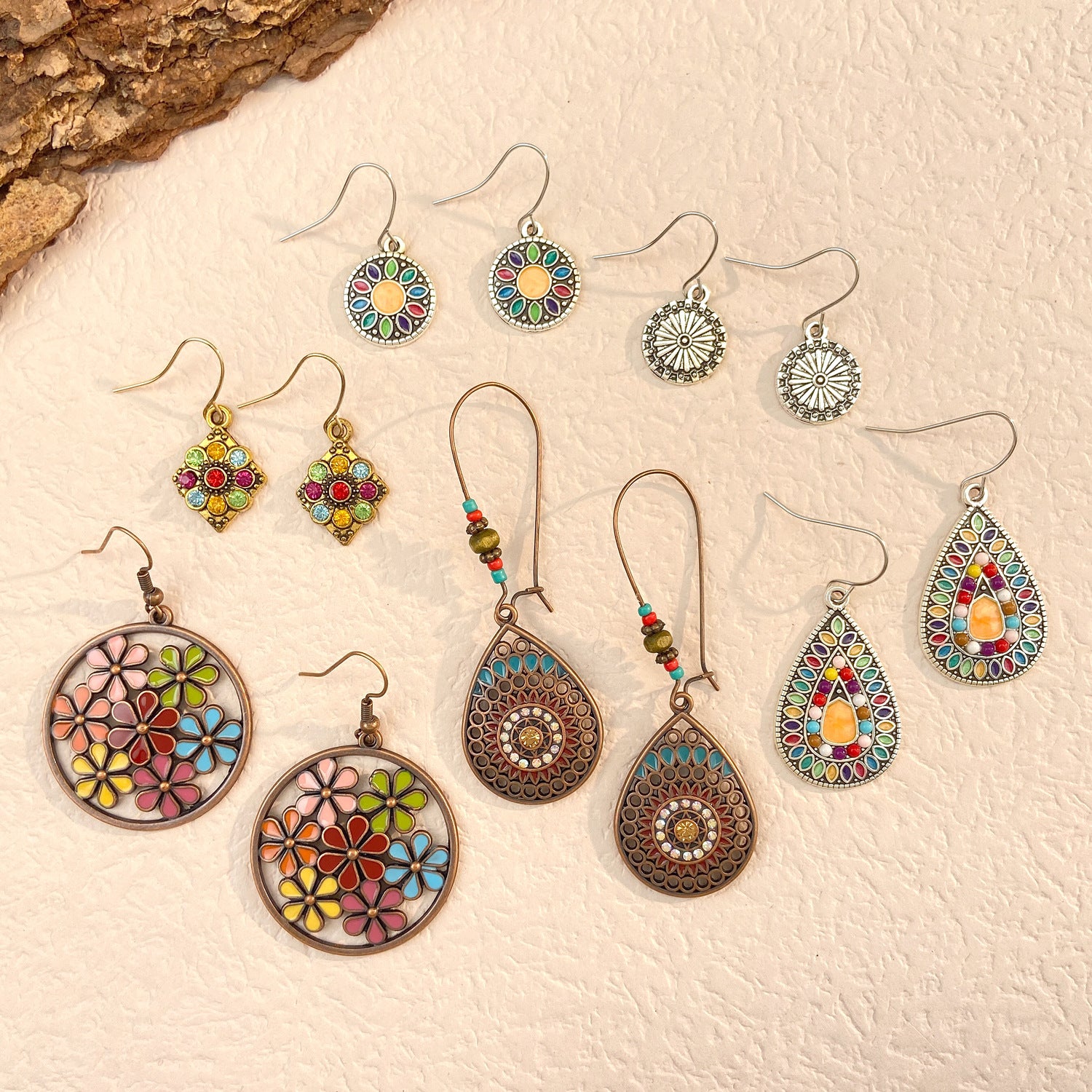 Wholesale Vintage Green Alloy Bohemian Floral Hollow Carved Earrings Fashion Accessory Gift