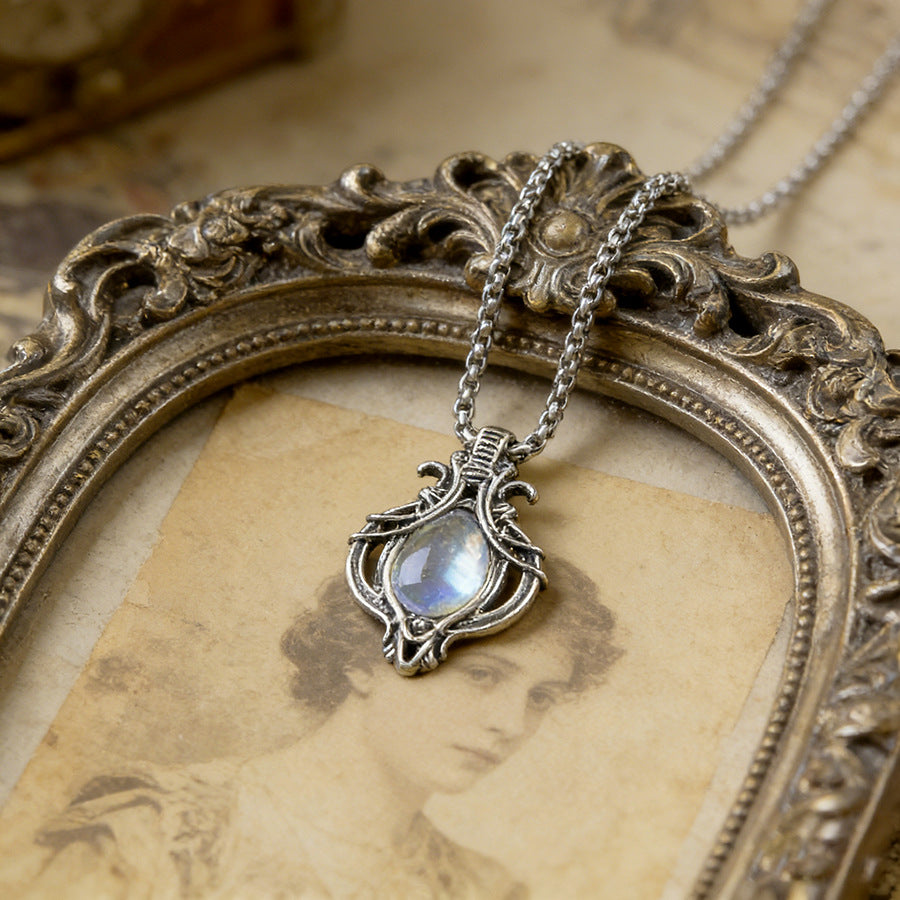 Wholesale Retro Moonstone Style Hollow Teardrop Pendant Necklace Antique Silver Tone Zinc Alloy Fashion Layering Jewelry Gift Boutique Resale