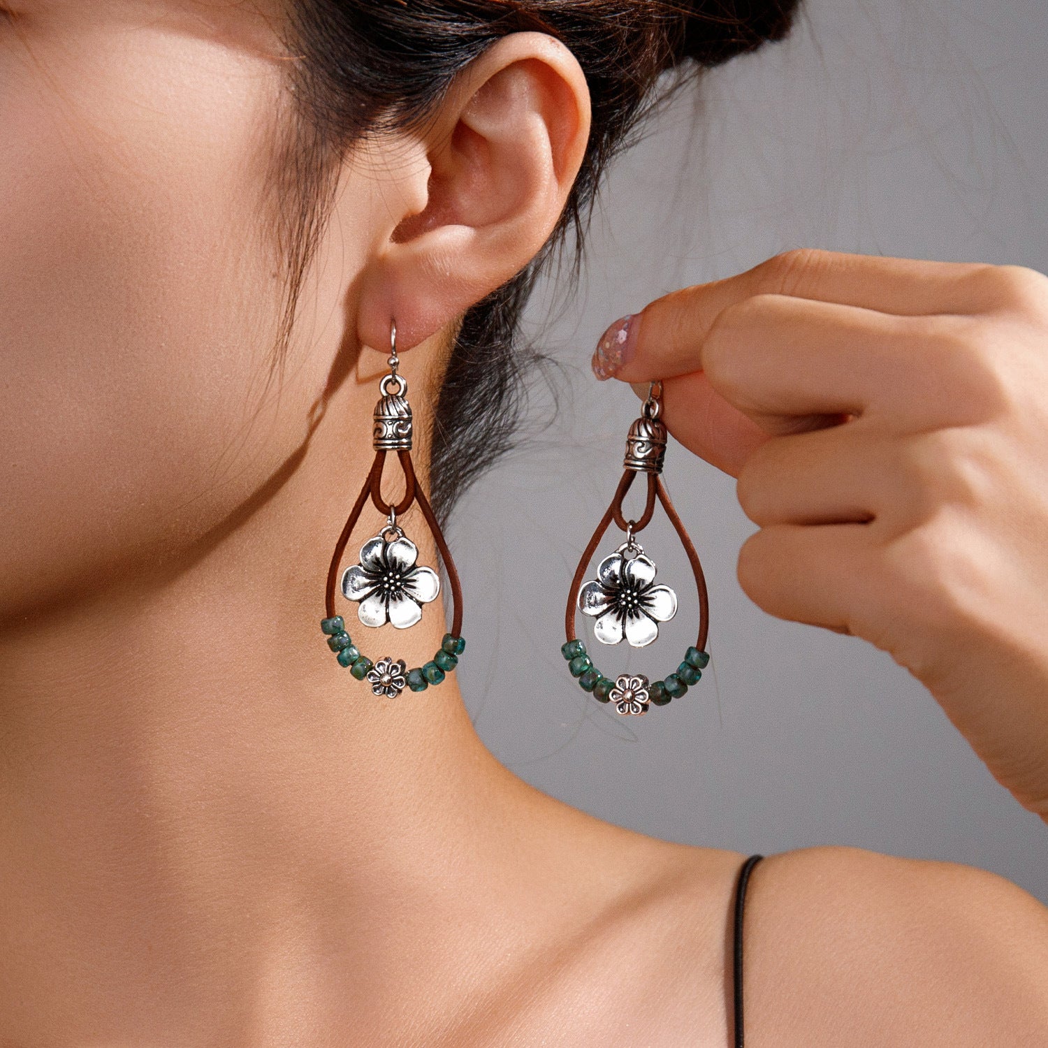 Wholesale  retro ethnic style antique silver flower beads leather rope pendant women's earrings