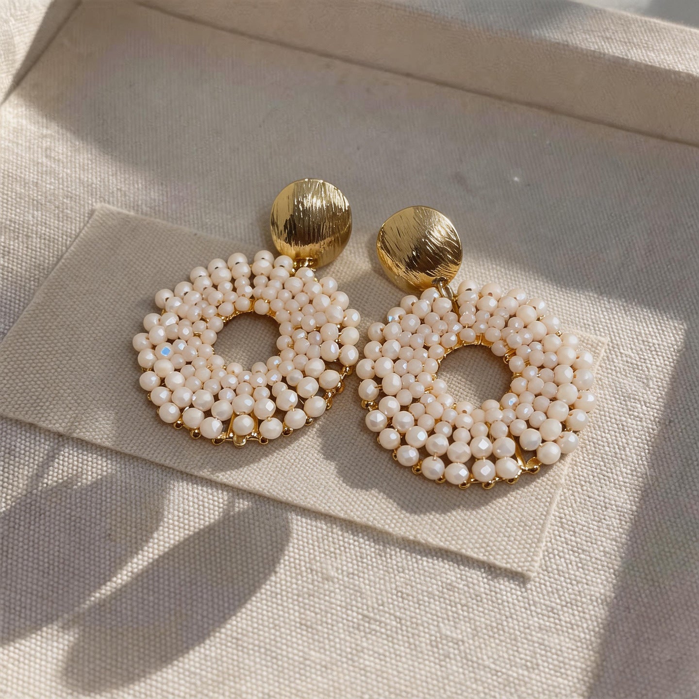 Wholesale Round Crystal Stud Earrings Silver Plating Sweet Style Party Wear Jewelry Accessory Gift Boutique Resale