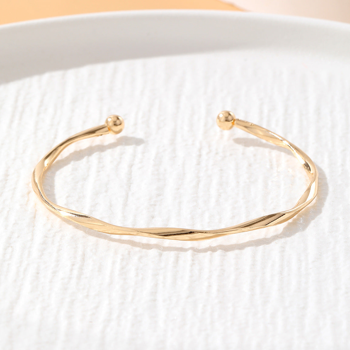 Wholesale  4pcs/set love flower pattern exaggerated personality bracelet