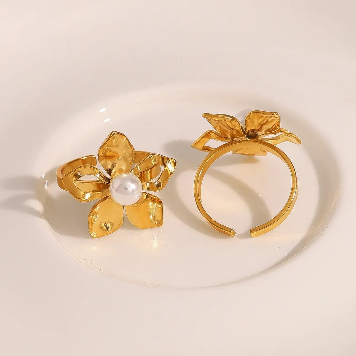 Wholesale Titanium Steel Light Luxury New Flower Style  Ring