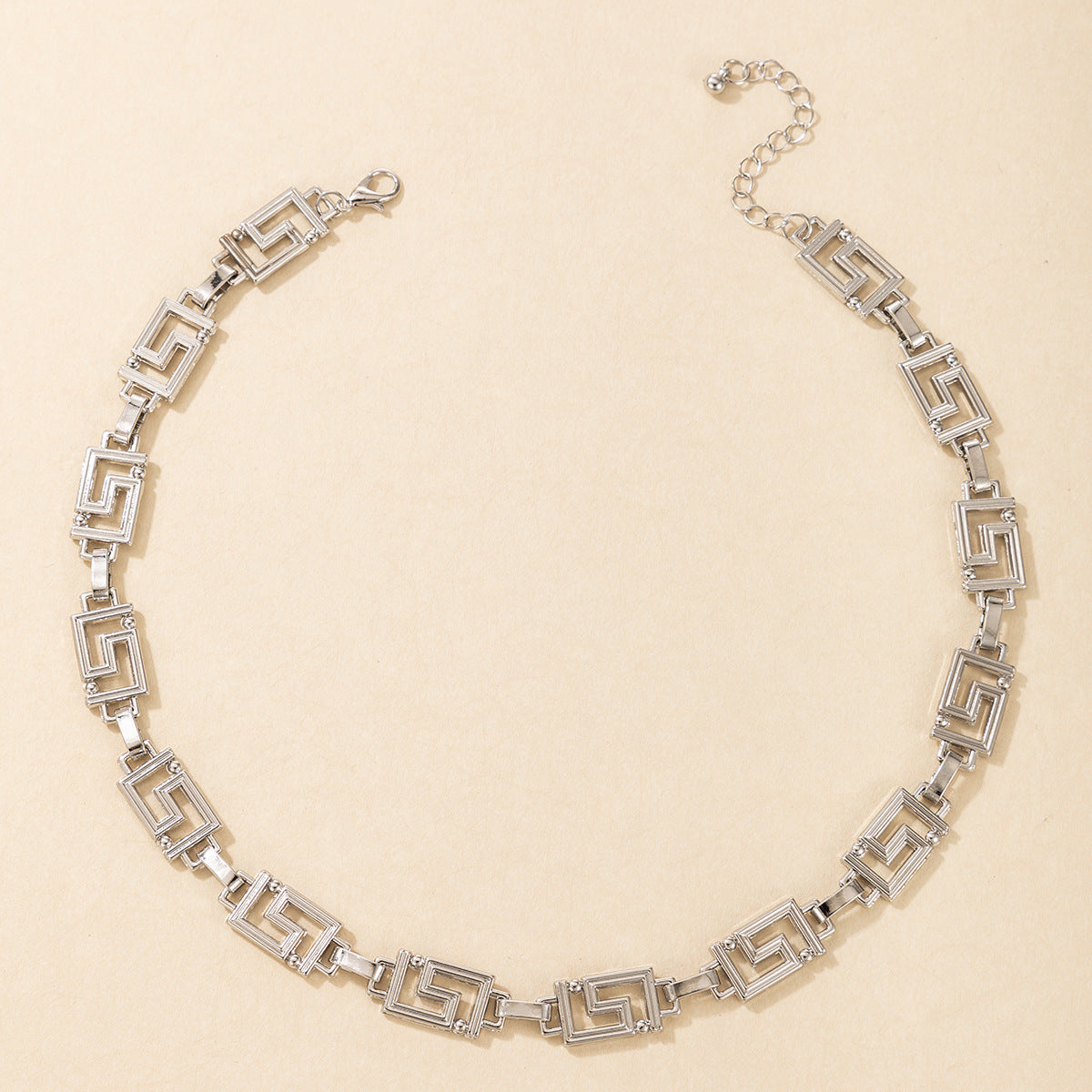 Wholesale Vintage Labyrinth Single Layer Choker Necklace Gold Clavicle Chain Choker Necklace ACC-NE-YongGe002