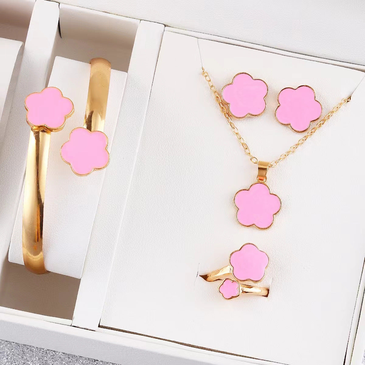 Wholesale Lucky Clover Pendant Multicolor Necklace Four-piece Set ACC-NE-ErJJ004
