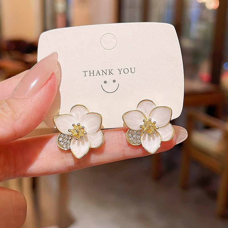 Wholesale White Petal Earrings Fashion Accessory Lily Design Boutique Resale Gift