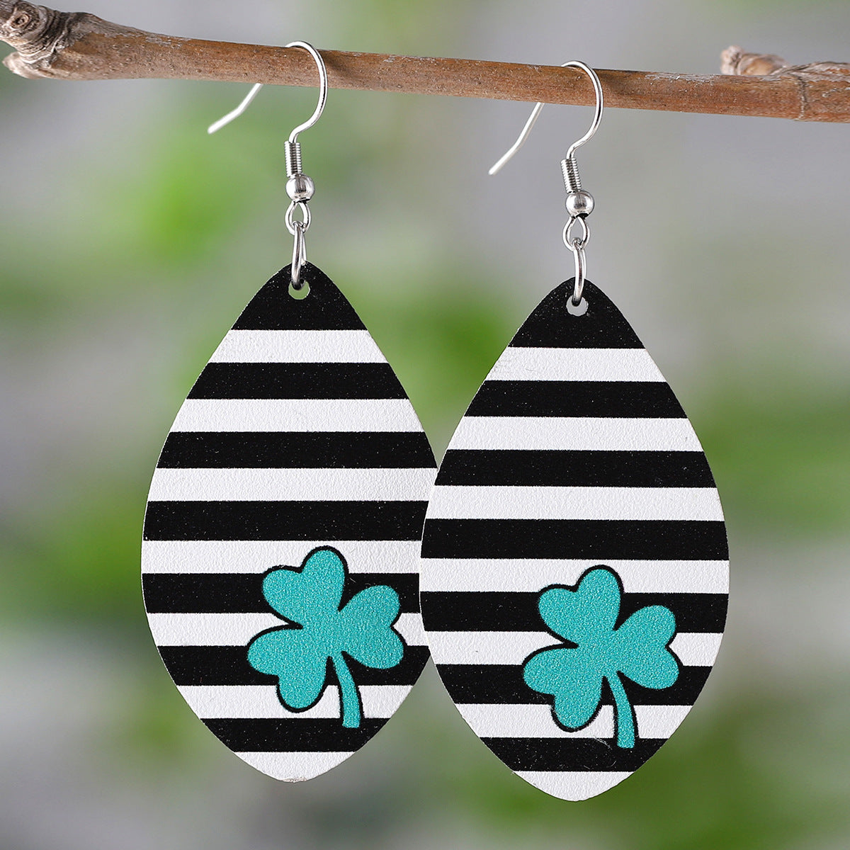 Wholesale Wooden St.  Patrick' s Day green clover heart zebra print earrings
