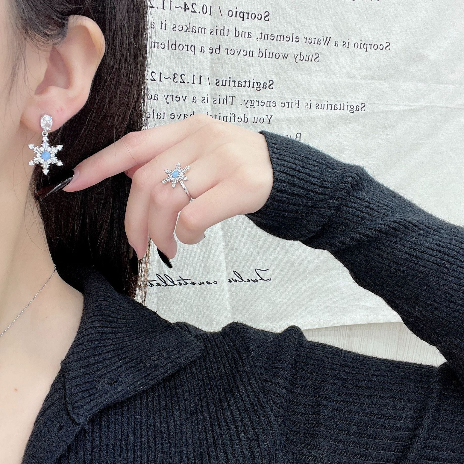 Wholesale  Snowflake Necklace Light Luxury Unique Beautiful Jewelry