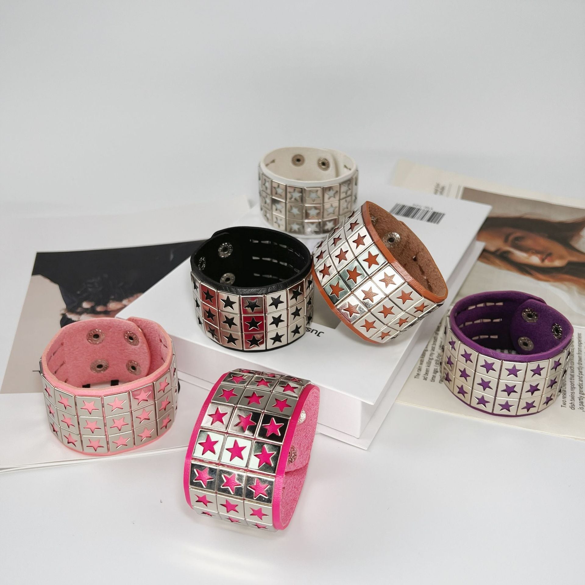 Wholesale Punk Style Leather Bracelet with Five-Pointed Star Rivet for Couples Men' s Fashion Accessory