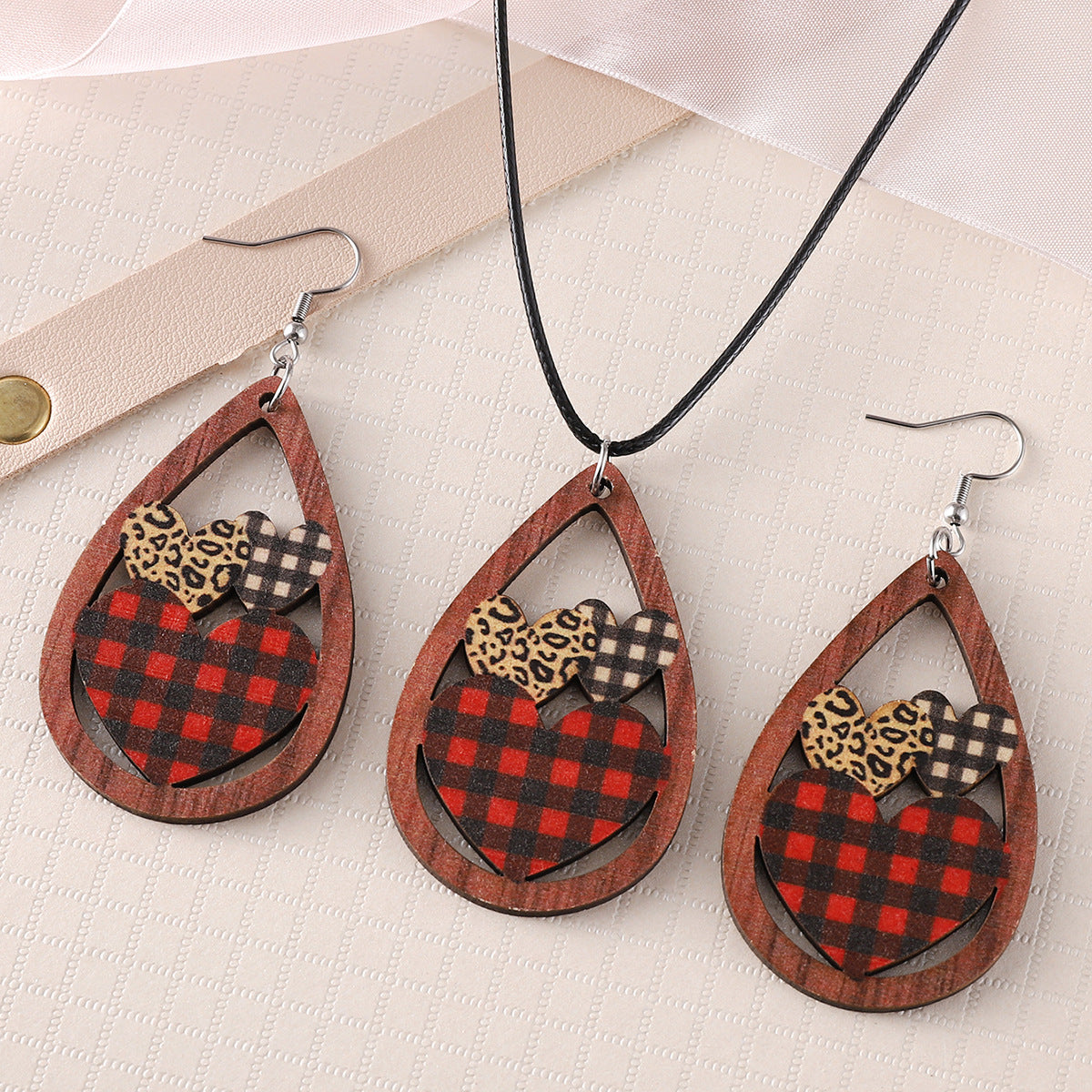 Wholesale Wooden Valentine' s Day Heart Earrings and Necklace Set