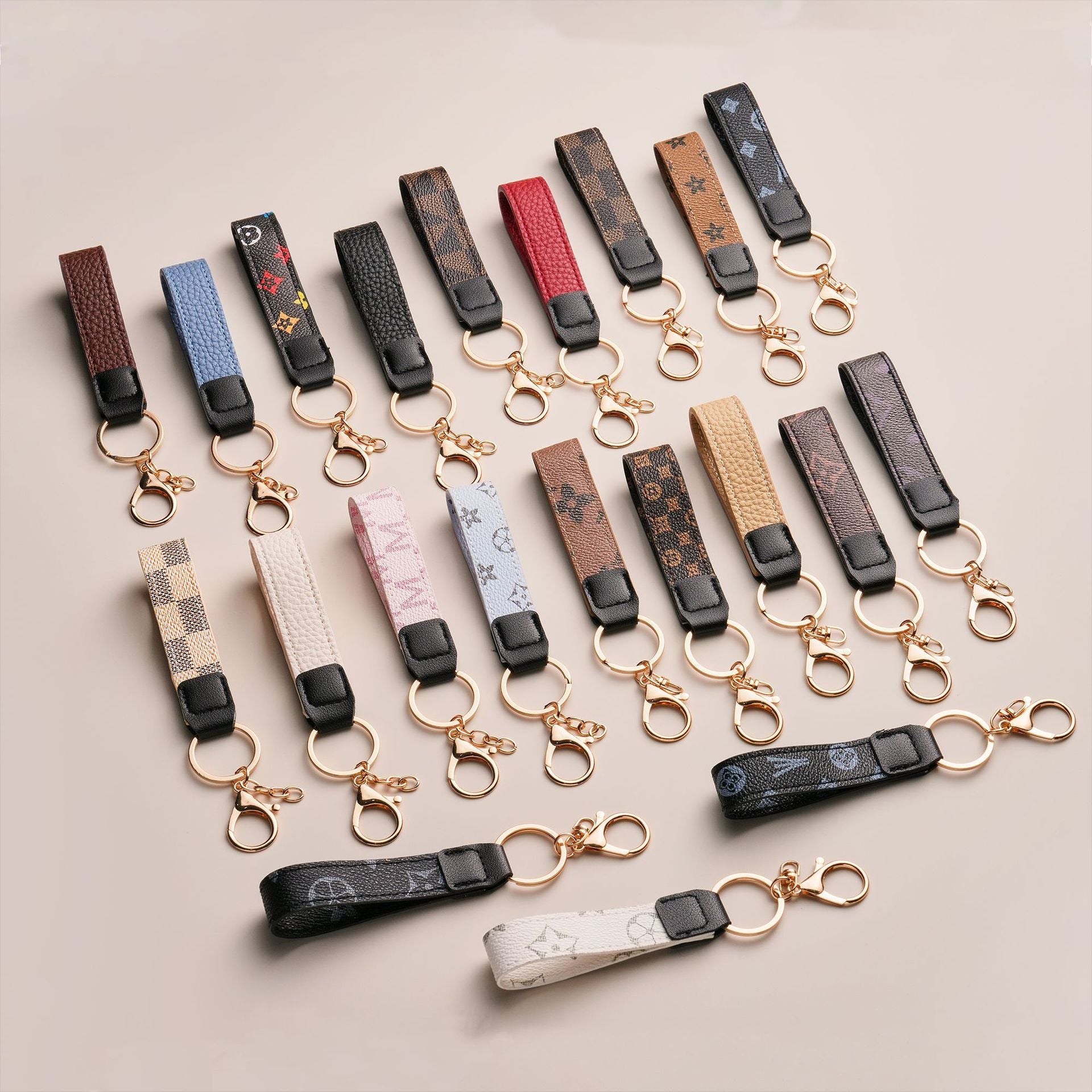 Wholesale Modern Leather Key Chain Pendant with Plant Floral Pattern,  Buckle,  Boutique Car Key Accessory for Resale