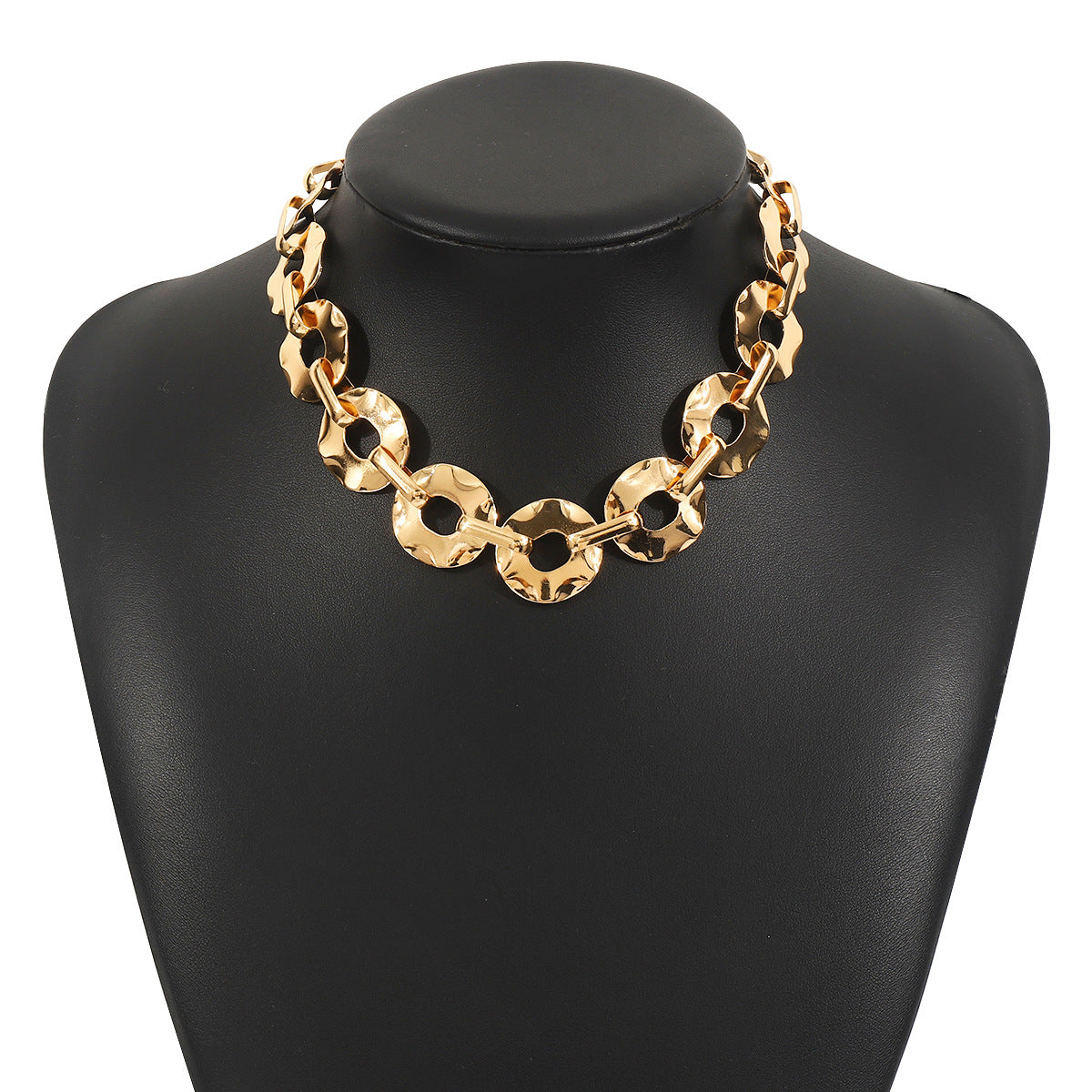 Wholesale design feeling  resin pendant necklace  retro chain ing clavicle necklace