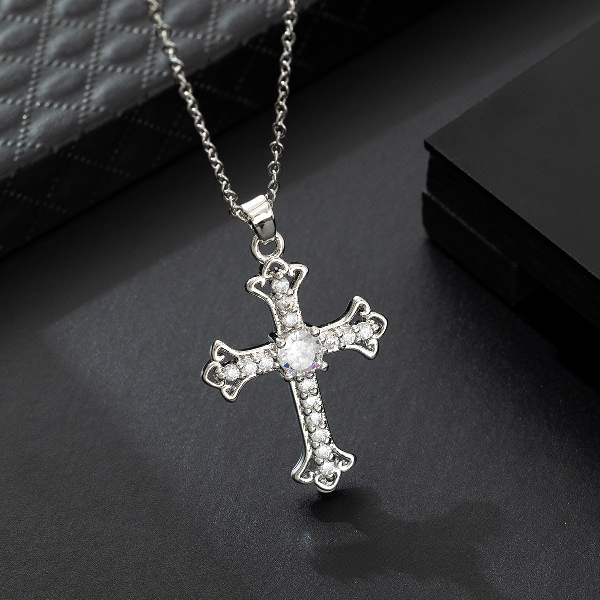 Wholesale Retro Punk Gold Plated Rhinestone Cross Necklace For Women Fashion Accessory Gift