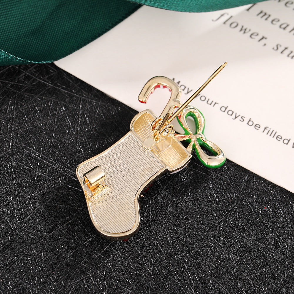 Wholesale Christmas cartoon snowflake alloy brooch