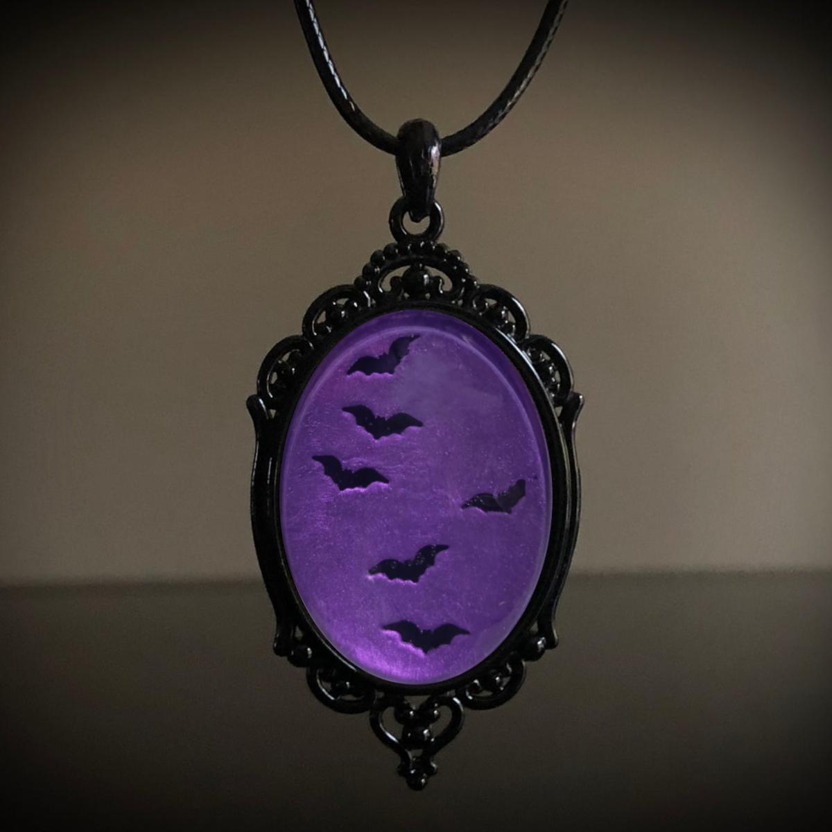 Wholesale Alloy Electroplated Gothic Crow Forest Pendant Necklace,  Trendy Jewelry Accessory for Gift Boutique