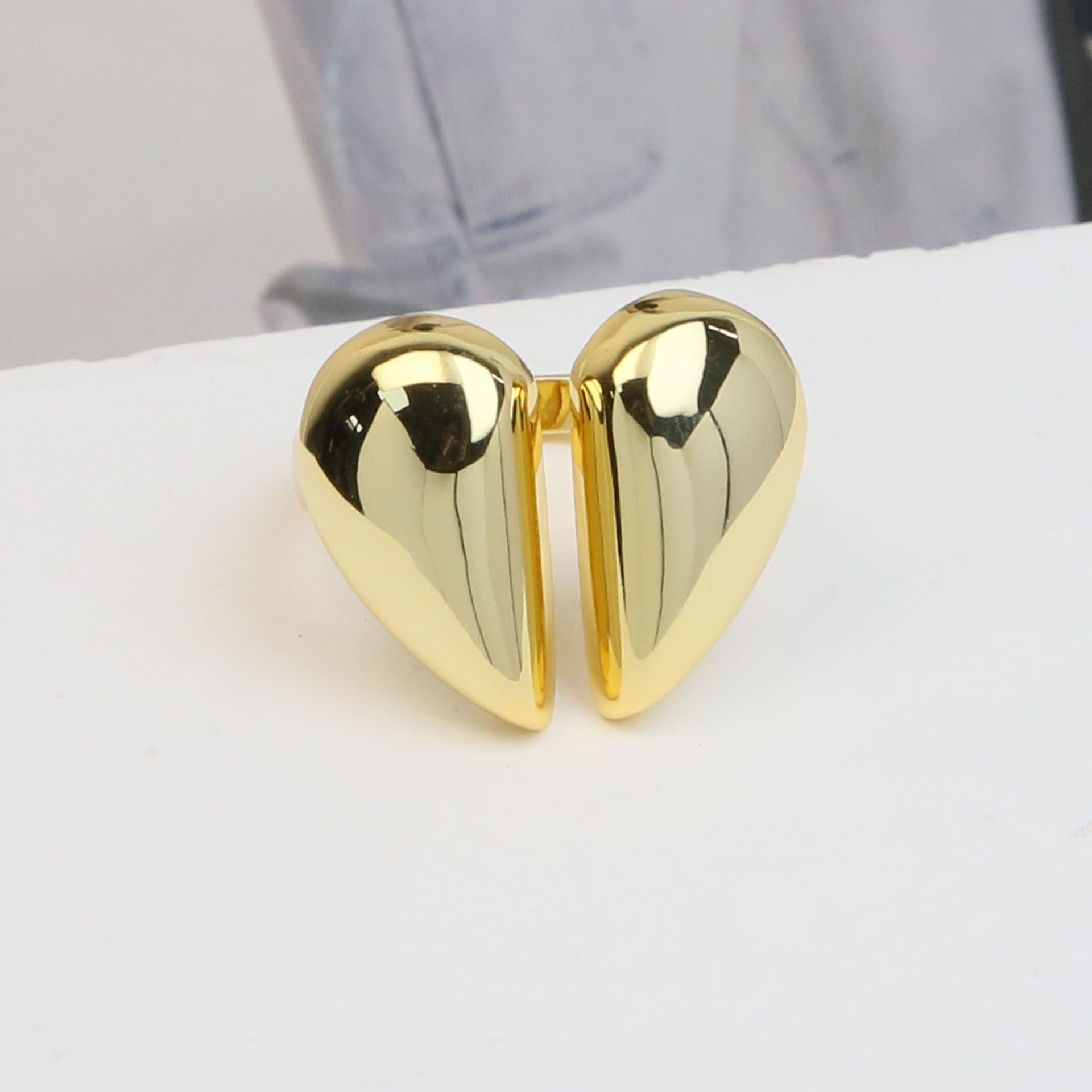 Wholesale  Brass Valentine's Day Glow Heart Shape Peach Heart Women's Ring
