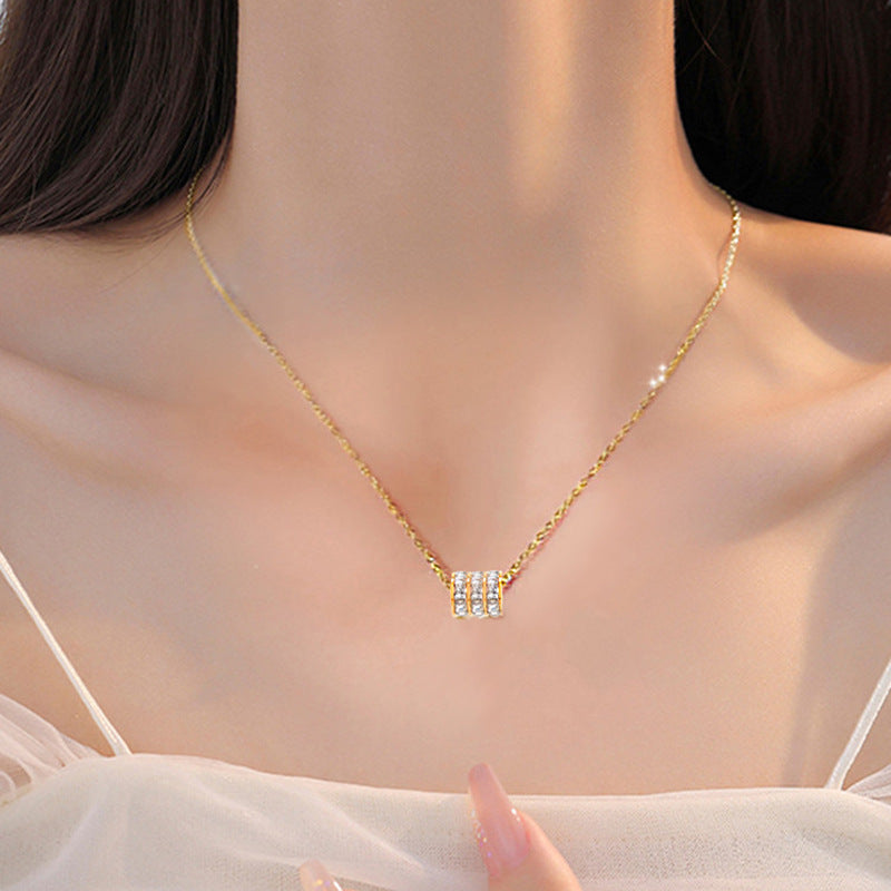 Wholesale  Light Luxury Design Clavicle Chain All-match Square Diamond Titanium Steel Necklace