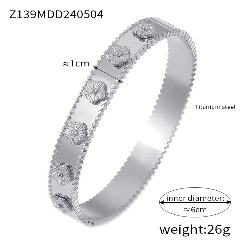 Wholesale Flower Titanium Steel 18k Gold Plated Bracelet ACC-BT-OMK001