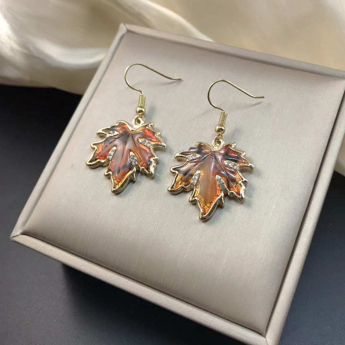 Wholesale vintage elegant orange maple leaf shape earrings