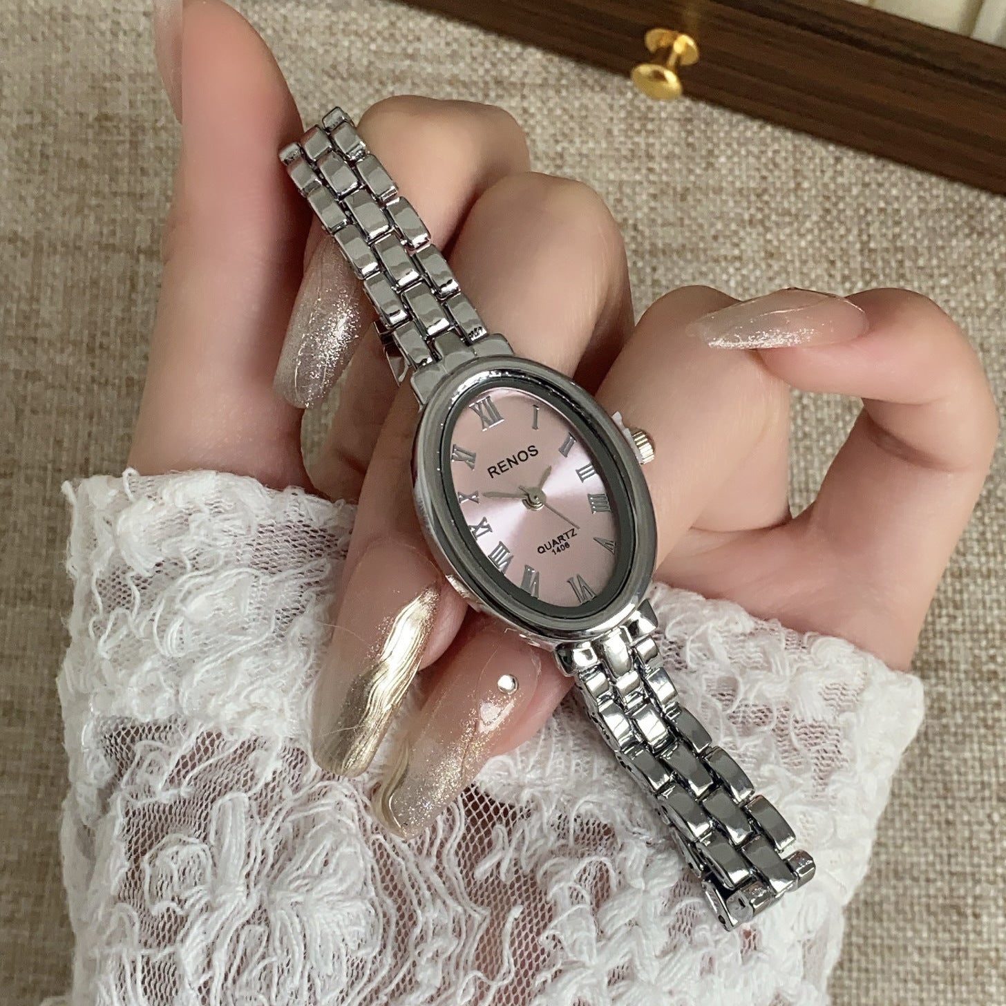 Wholesale Stylish Oval Classic Retro Women S Quartz Watch Everyday Fashion Accessory