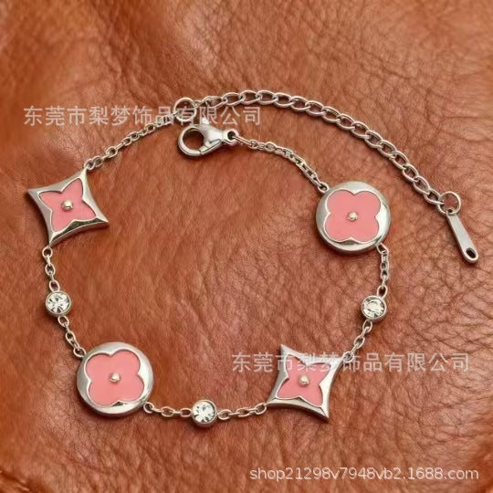 Wholesale Four-Leaf Clover Titanium Steel Bracelet,  18K Gold Plated Fashion Accessory,  Everyday Wear Gift for Women