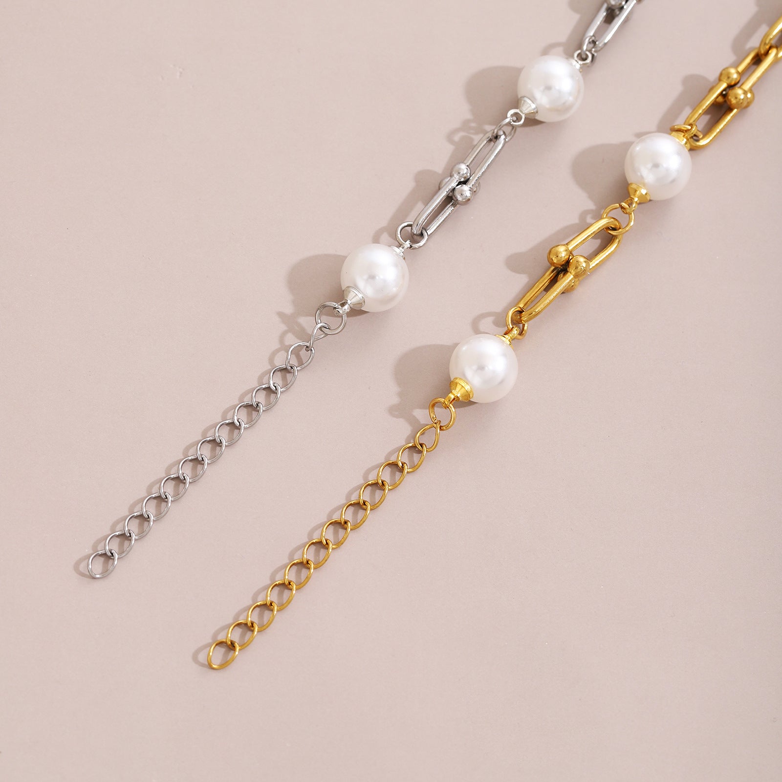 Bracelet des femmes ajustées en acier inoxydable perlé