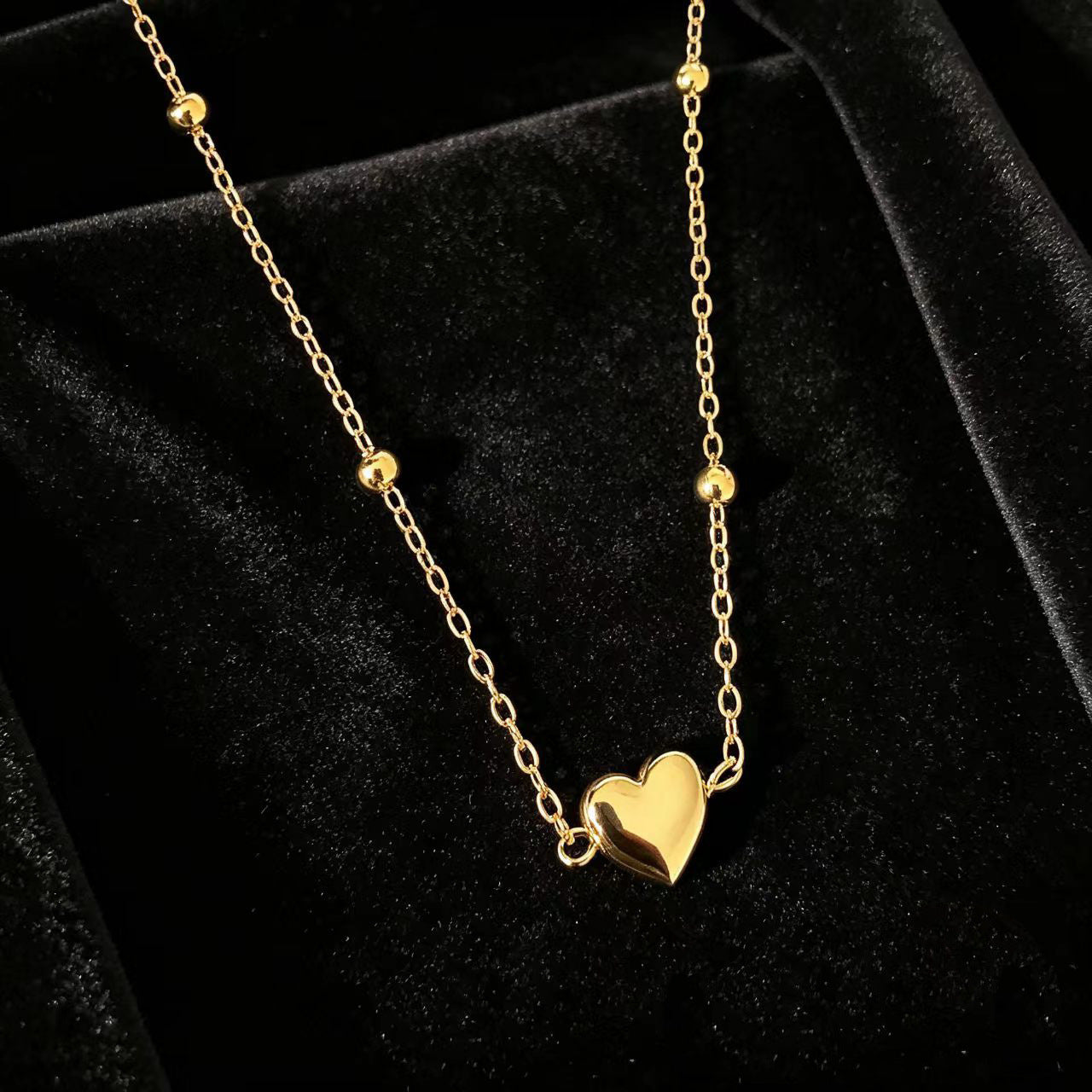 Wholesale Copper Heart Pendant Necklace for Women Trendy Geometric Style Party Gift