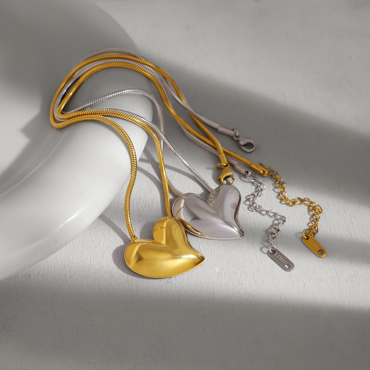 Wholesale Heart-shaped Titanium Steel Necklace Sweater Chain ACC-NE-Mingl004