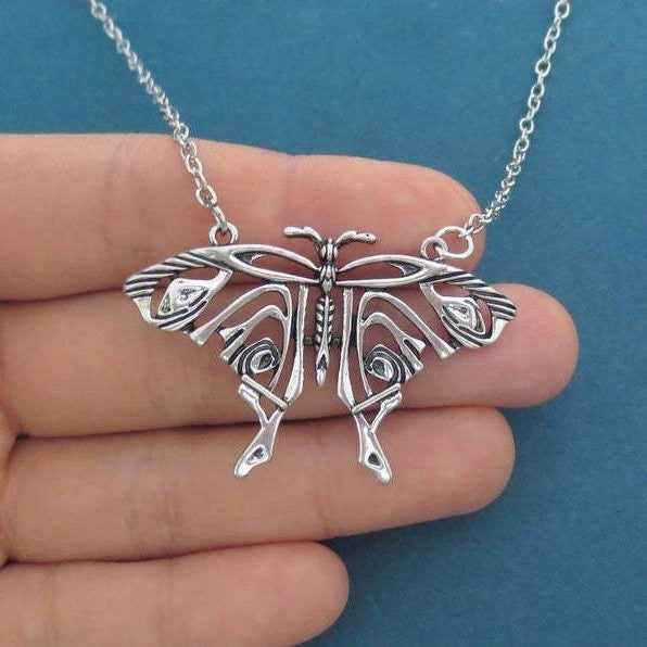 Wholesale  Retro Hollow Butterfly Pendant Necklace
