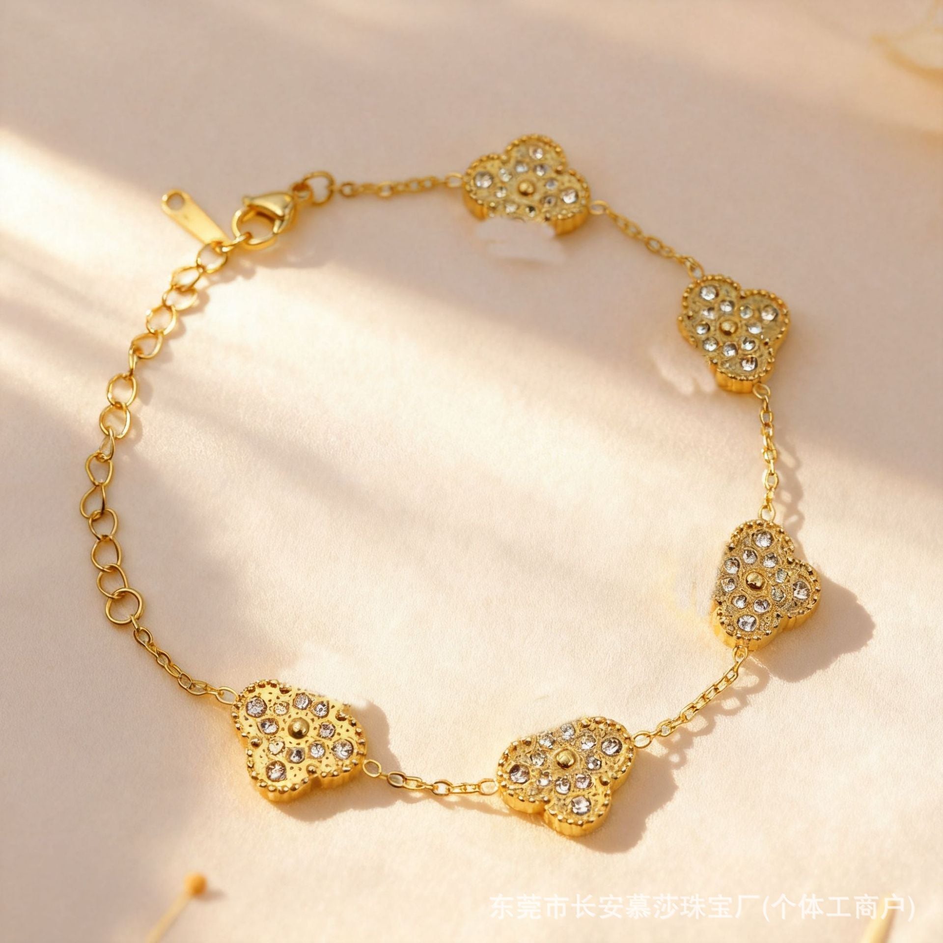 Wholesale Titanium Steel Four-Leaf Clover Bracelet with Mother-of-Pearl and Crystal Stones,  Women' s Fashion Jewelry Accessory ACCVIP