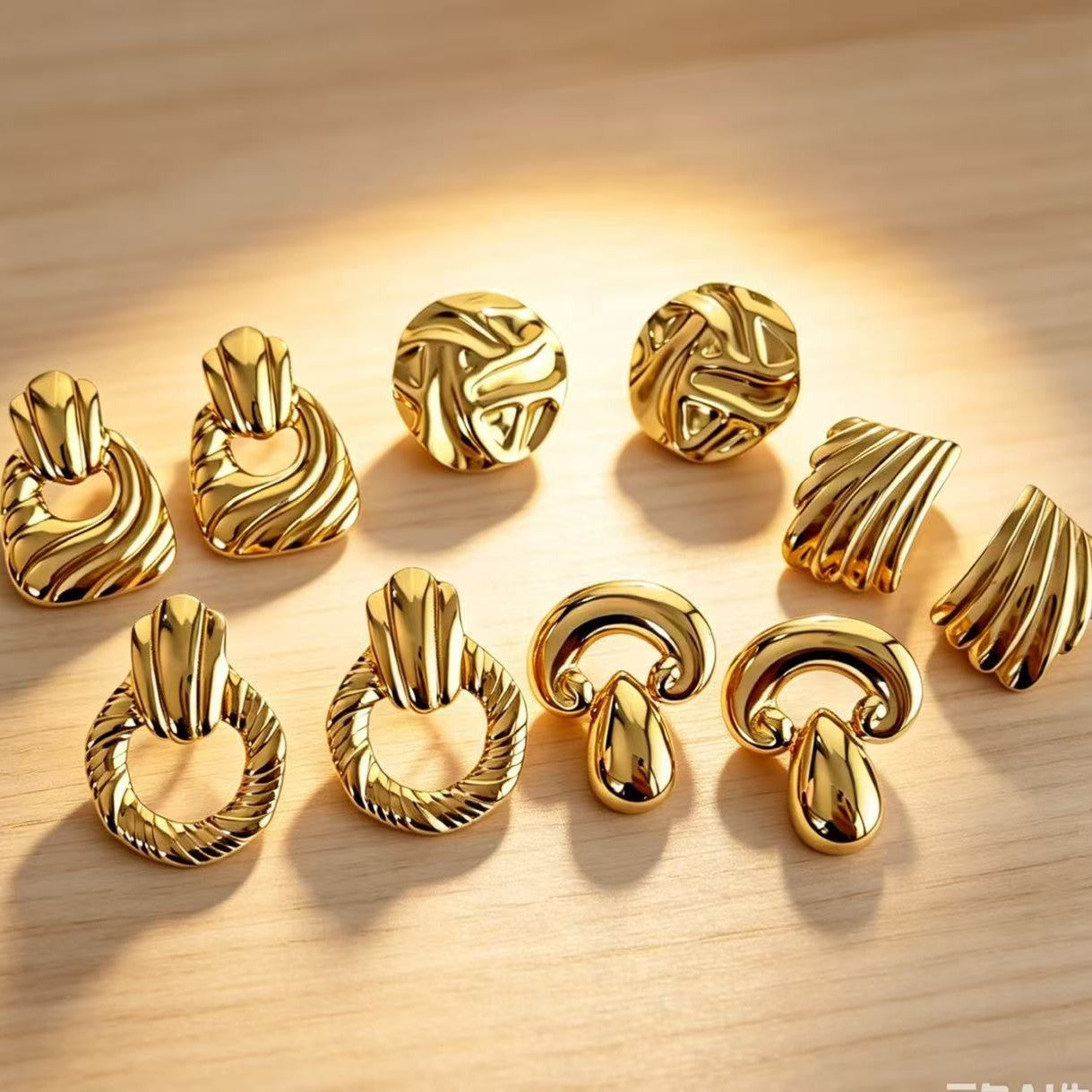 Wholesale Geometric Gold Earrings for Women,  Stainless Steel Gold Plated Fashion Jewelry Accessory,  Party Gift