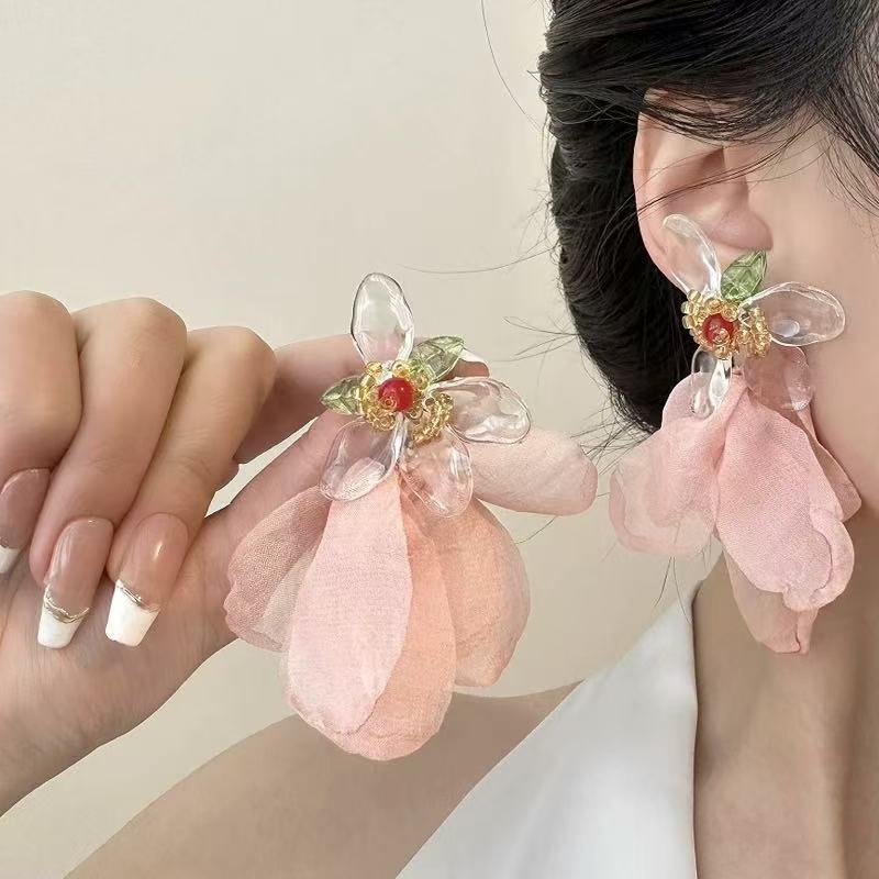 Wholesale Resin Flower Earrings Green Electroplated Seaside Style Fashion Accessory for Women